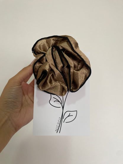Scrunchie Satín Texturizado