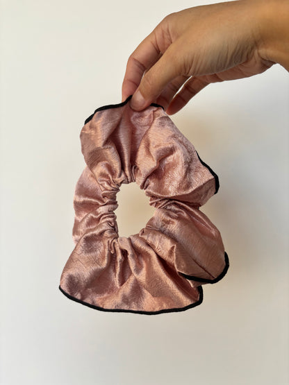 Scrunchie Satín Texturizado